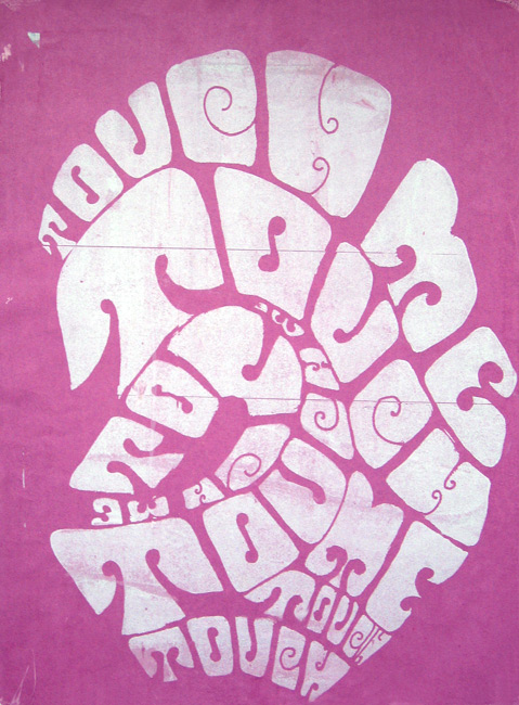 Wall poster uses heat sensitive ink